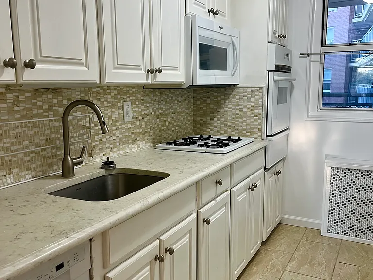 71 Strawberry Hill Ave #217 — Photo 5