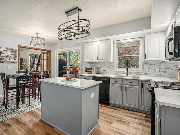 4th image of 50750 Jonathan Dr