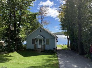 703 Lake Shore Dr, Hewitt, NJ 07421