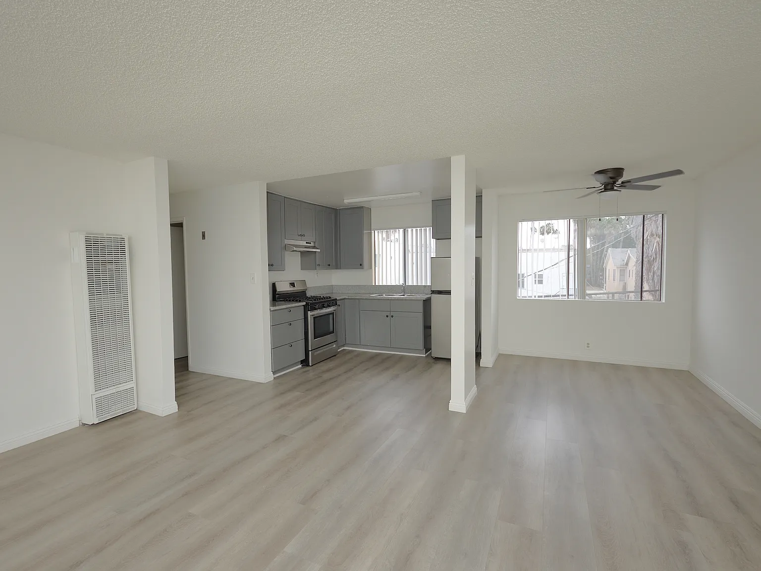 2 bed, 900 sqft, $2,495 — Photo 2
