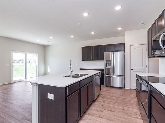 3rd image of 3282 Morab Dr