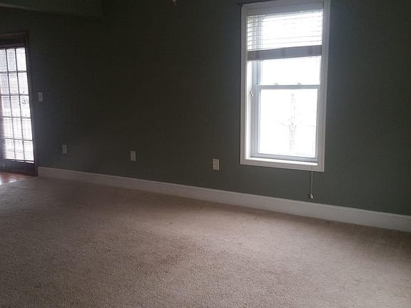 3rd image of 112 E Main St #B