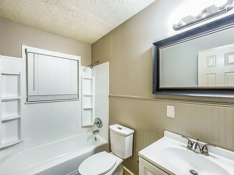 1722 Rogina Dr — Photo 15