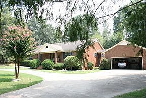 2nd image of 1511 Jamie Ln