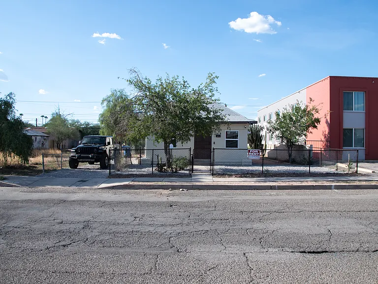 Another advantage of this home is that it does not have a neighboring home on the West side of the property, just an empty lot.