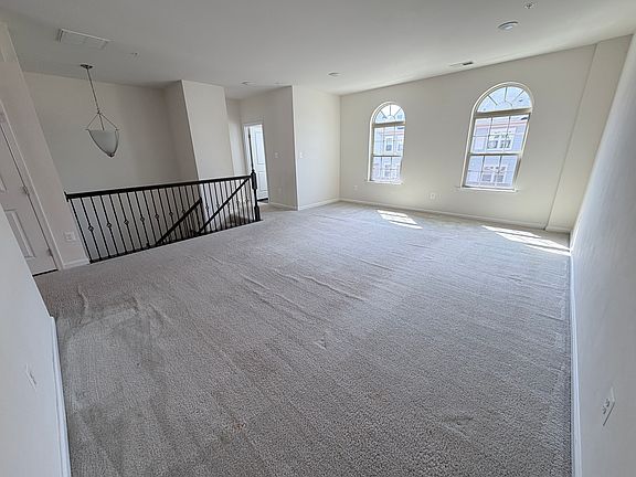 4th image of 6466 Walcott Ln