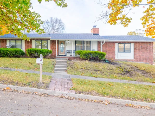 4212 Valley Cir, Des Moines, IA 50317