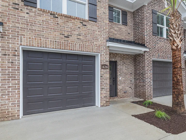 443 Wren Creek Ct — Photo 1