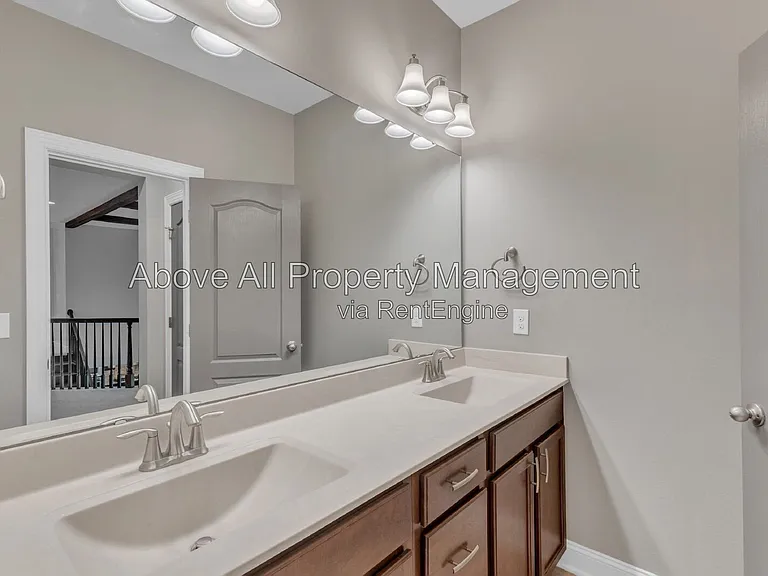 8313 Henderson Rd — Photo 40
