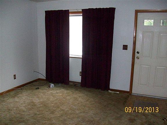 3rd image of 2242 Wilding Ave