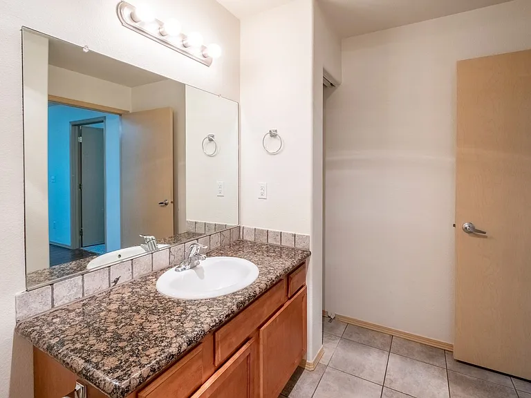 304 N Greensferry Rd #208 — Photo 12