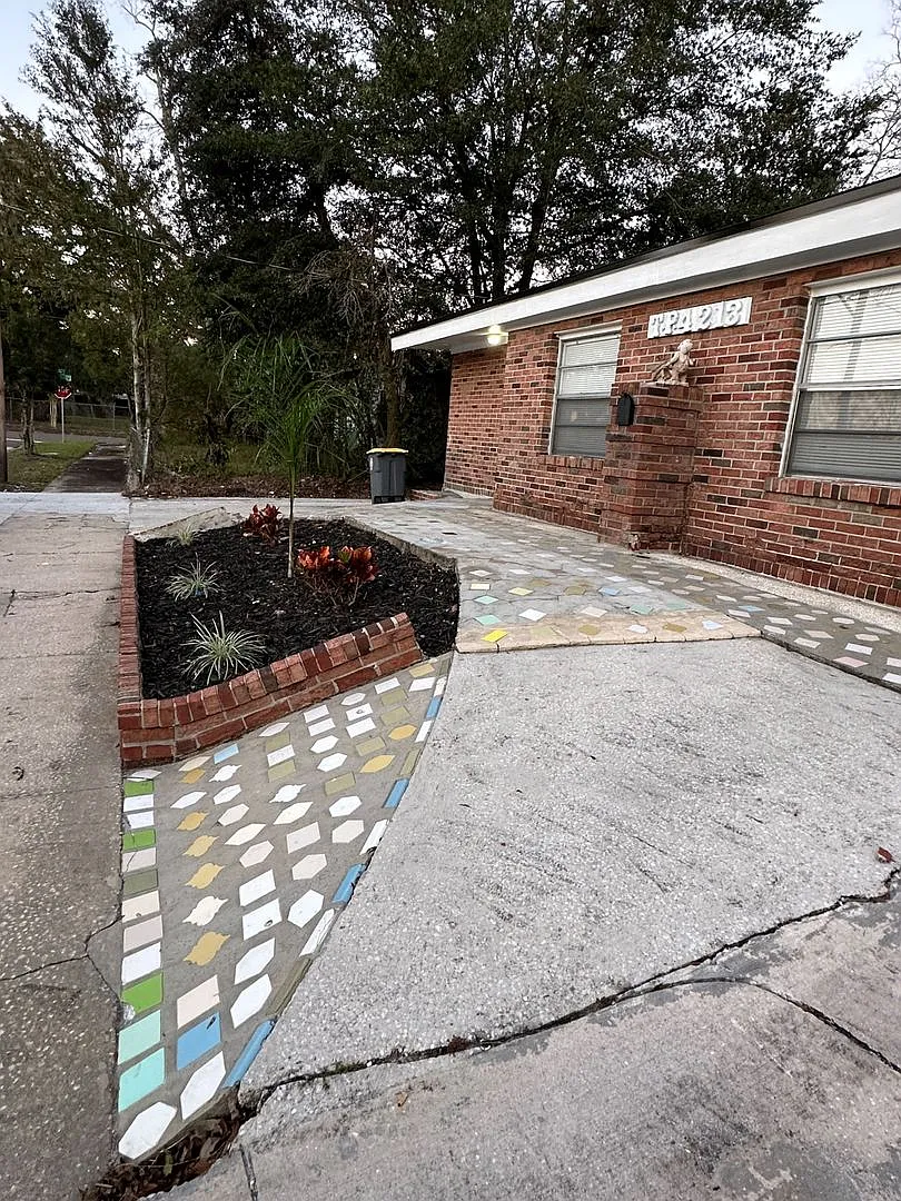All Brick 4 bedroom 2 bath Northside Rental! — Photo 3