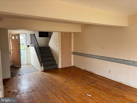 4th image of 22 Greenwich Dr
