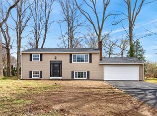 639 Ironwood Cir, Webster, NY 14580