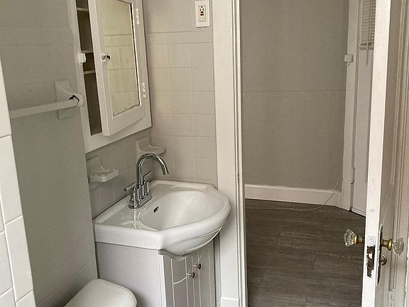 4th image of 6528 Clayton Ave Floor 2