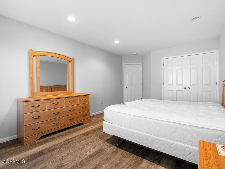 230 Norwood Ave — Photo 31