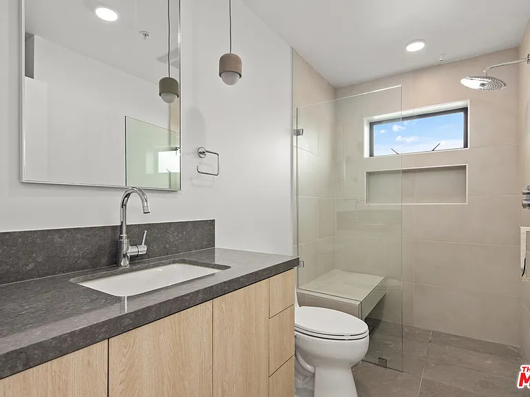 2918 3rd St #6 — Photo 11