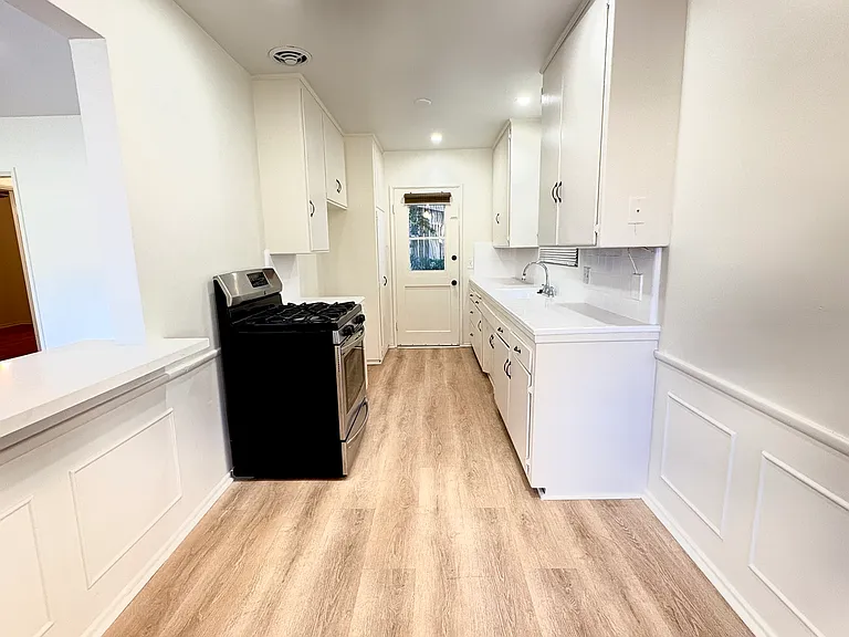 1800 Calafia St #A — Photo 12