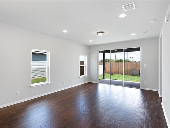 3rd image of 420 Winding Hollow Dr