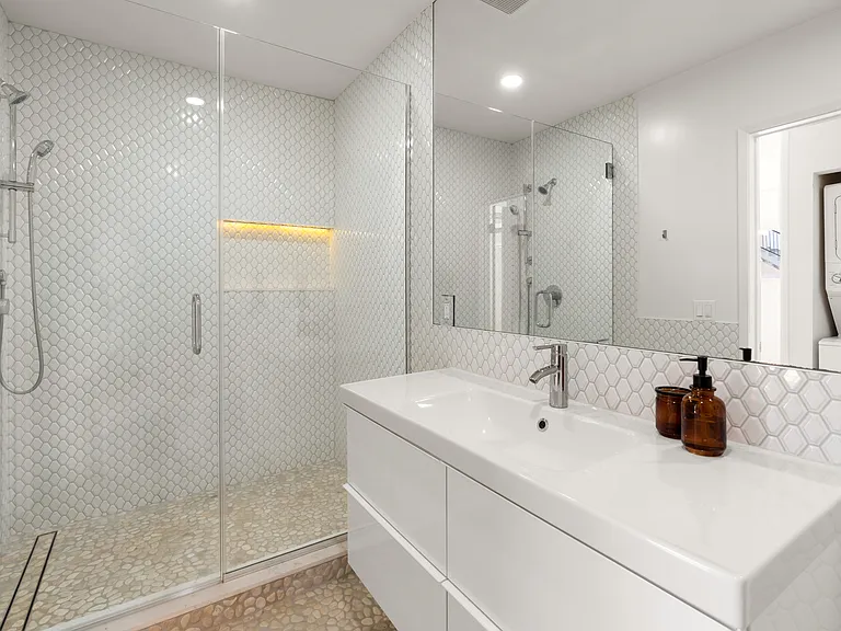 987 Manzanita St #2 — Photo 9