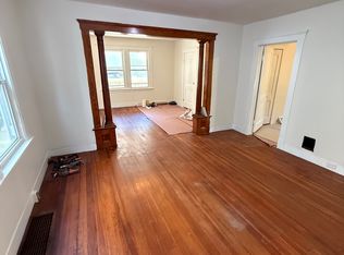 1655 State St #1, Hamden, CT 06517