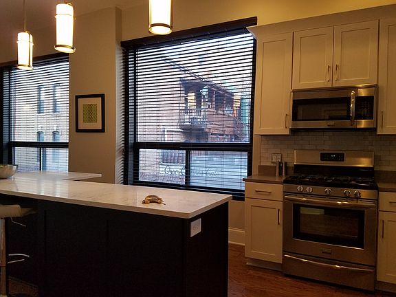 5th image of 1365 N Wells St #103