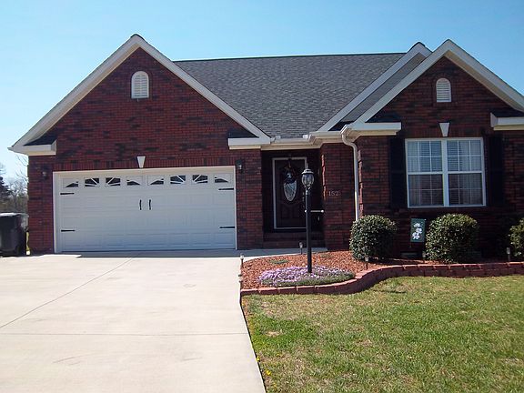 2nd image of 152 Dove Meadow Ln