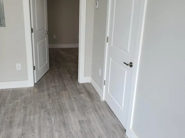 516 Broadway image 3 of 8