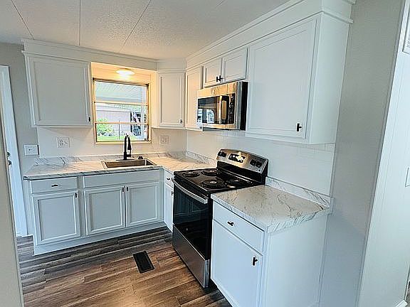 4th image of 191 Lakeview Dr