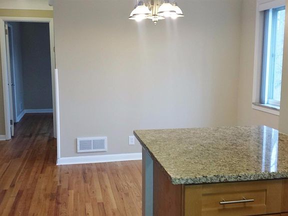 3rd image of 132 Julep Ln