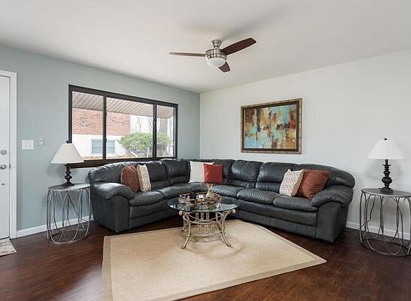 2nd image of 1044 Dawn Valley Dr