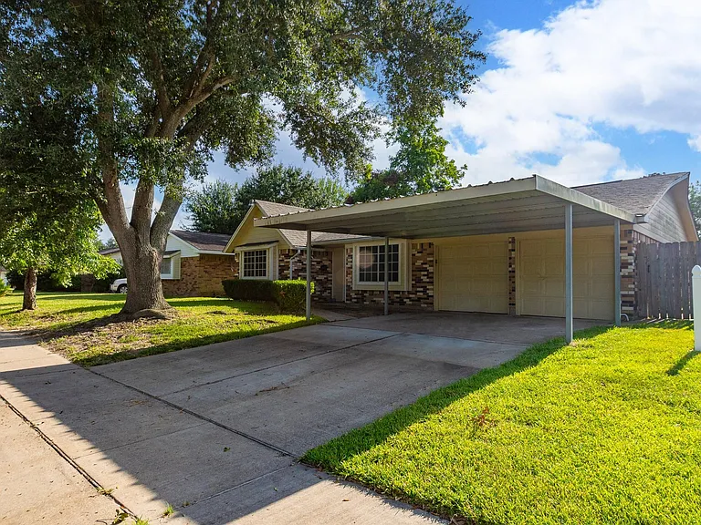 4210 Cork Ln — Photo 3