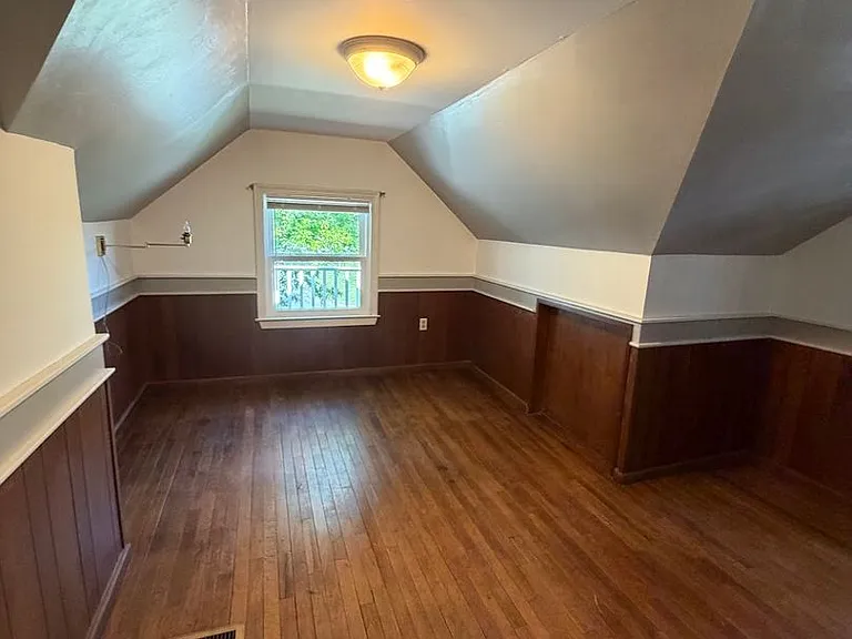 821 Lorane Rd — Photo 14