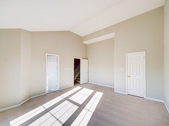 5th image of 5128 Woodford Dr