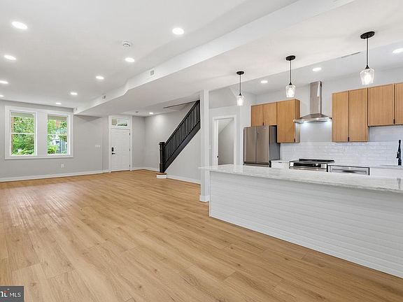 4th image of 4112 5th St NW