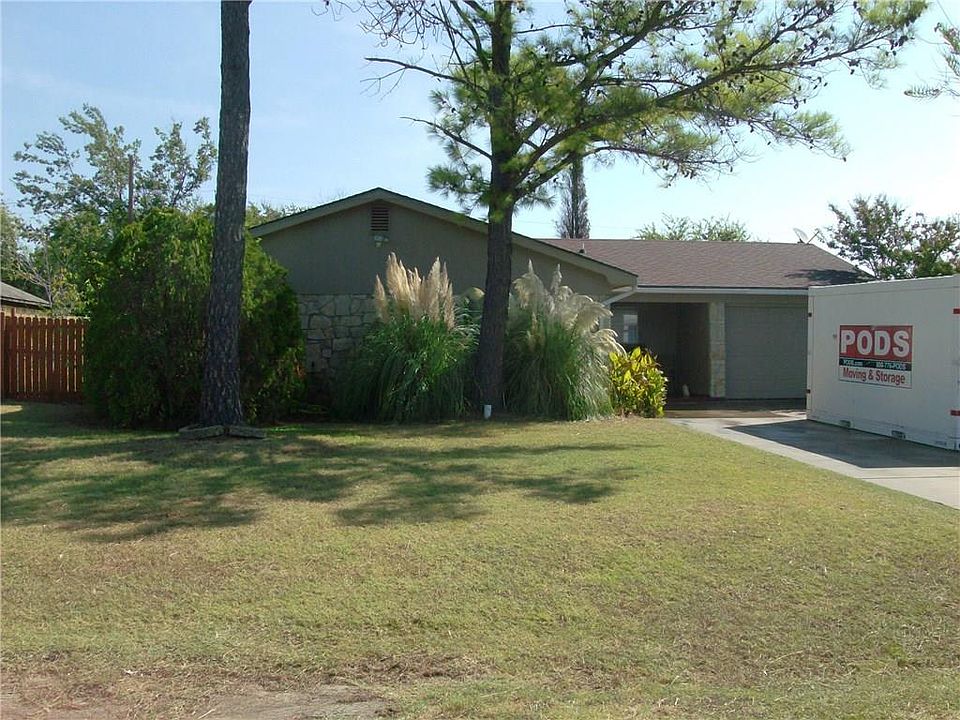 1st image of 211 Vista Dr