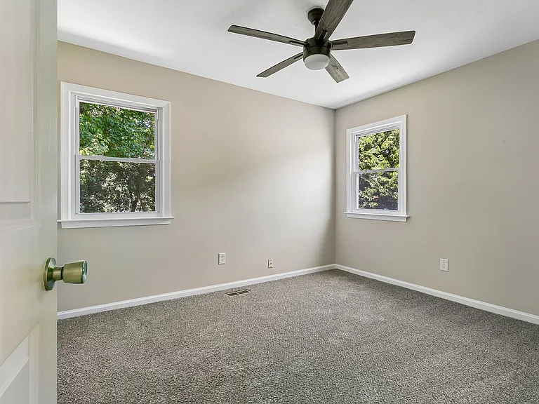 4 Delmont Ct — Photo 30