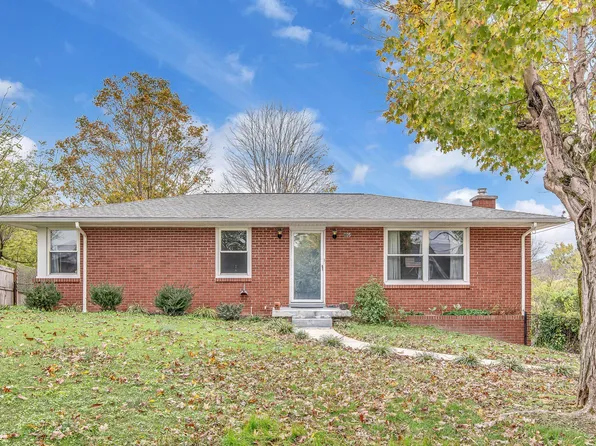 105 N Poole St, Ashland City, TN 37015