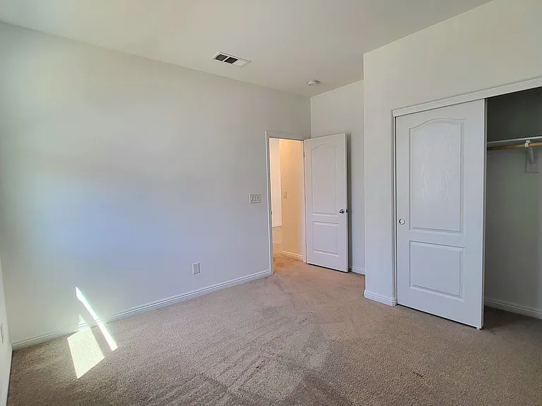 3807 E Summit Ave — Photo 20