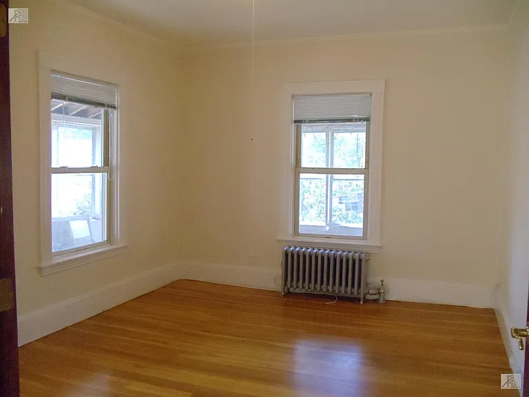 51 Falkland St #2 — Photo 3