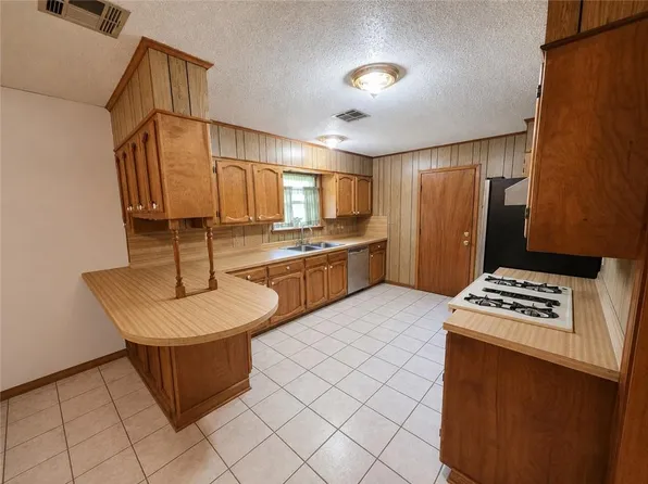 46282 Morris Rd, Hammond, LA 70401