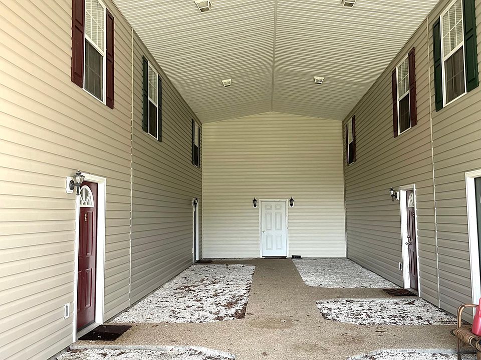 Breezeway to apartment