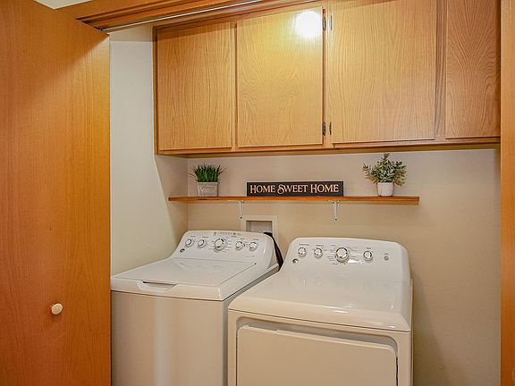 3rd image of 1353 Ryan Dr