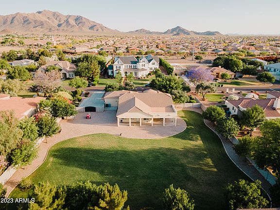 3rd image of 2746 E HAYMORE Court