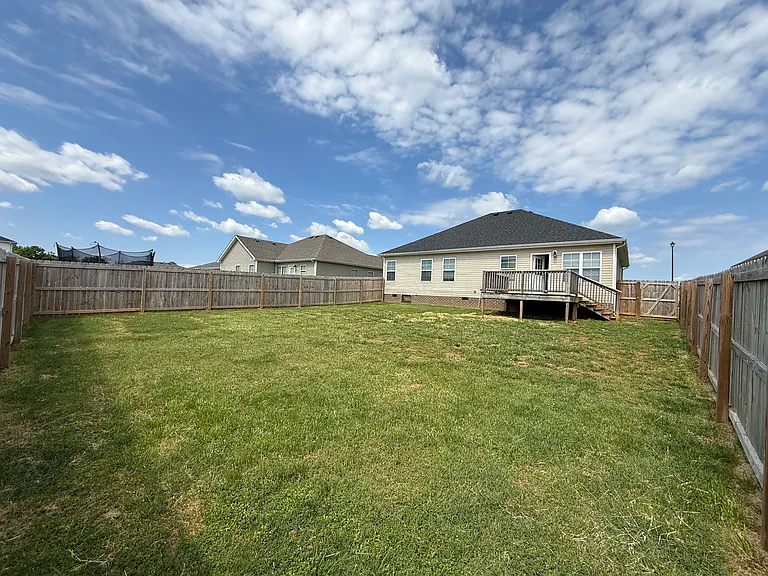 276 Stone Hollow Ln — Photo 3