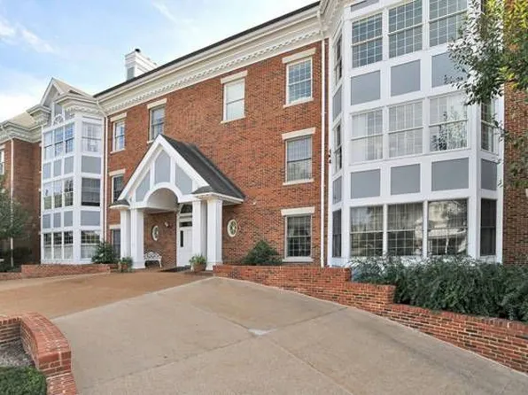 450 E Lockwood Ave APT 201, Saint Louis, MO 63119