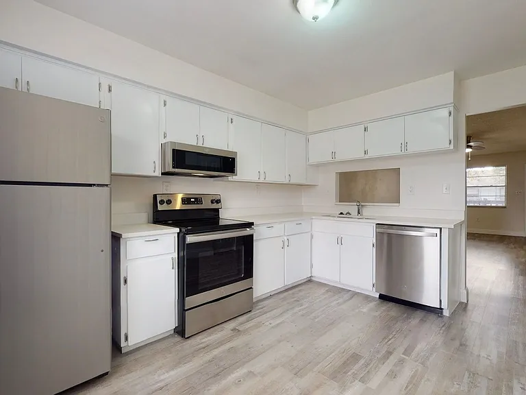 Janie B Apartments — Photo 21