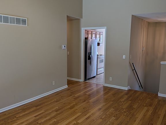 3rd image of 1002 NE 82nd Ter