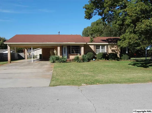 711 Stevens Ave, Muscle Shoals, AL 35661