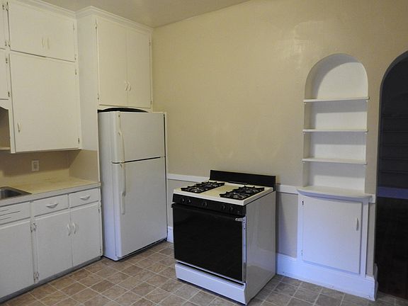 3rd image of 306 Gold Ave NW APT 1